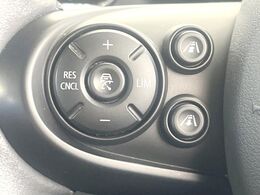 ●アクティブクルーズコントロール：前の車との車間距離を一定にとりつつ、一定速度で自動走行してくれる次世代のクルーズコントロール！主に高速道路や自動車専用道路で使用する便利な機能です！