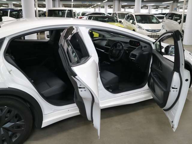毎日新規物件入庫！3500台の高品質車をぜひとも、ご自身の目で直接ご覧になって、ご実感下さい、自身を持ってお勧めいたします。