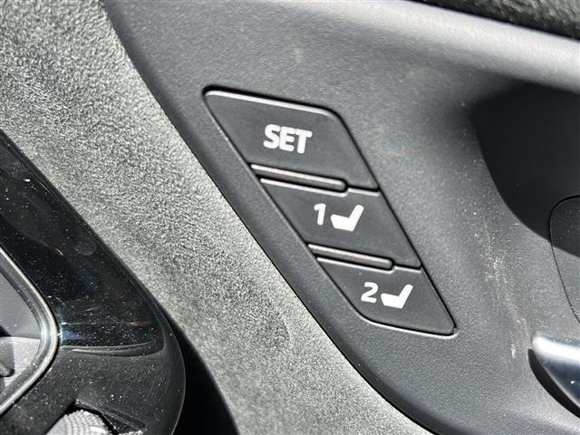 【　シートメモリー　】運転手好みのシートポジションを記憶させることが出来ます♪