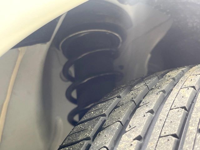 お車を安心してお乗りいただく為には、足回りの定期点検が欠かせません。サービスサポート（有償保証）では無料点検もご提供しており、安心のカーライフをお過ごしいただけるサポート体制が整っています。