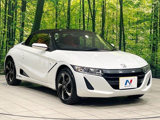 大好評のボディコーティング「弾スプラッシュコート」もご納車までに施工可能。通常のガラスコートと異なる、耐久年数6年の無機質ガラスコーティングが、ボディをキレイな状態に保ってくれます。