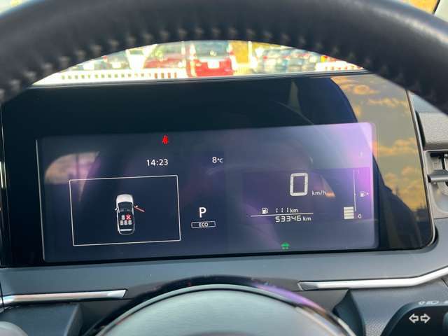 シンプルなメーター周りで必要な情報がすぐに読み取れますね♪