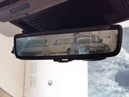 【クリアサイトリアビューモニター OP価格41,000円】が装備され荷室や後席に乗車してリアガラスが見ずらくなってしまった際にもルーフに付いているカメラでモニターに映し出すことが可能です。