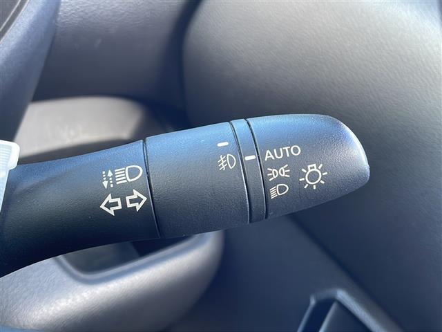 【 オートライト 】オートライトなのでライトの点け忘れを気にすることなく運転が出来ます♪