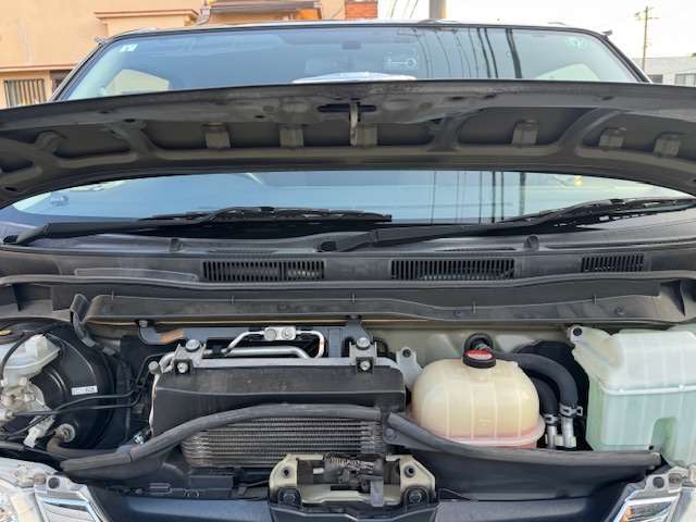 大人気の4型スーパーGL入庫♪3000ccディーゼルターボ♪各種カスタムも受付ます♪全国納車大歓迎♪お気軽にお問合せ下さい♪072-750-2022