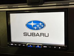 【純正ナビ】人気の純正ナビを装備しております。ナビの使いやすさはもちろん、オーディオ機能も充実！キャンプや旅行はもちろん、通勤や買い物など普段のドライブも楽しくなるはず♪