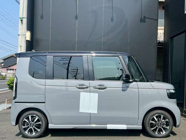 ☆当店の届出済・登録済未使用車は、原則走行距離が10km未満で年式が2年以内の車としております。☆豊富な在庫から車種、グレードや色をお選びいただくことできます。