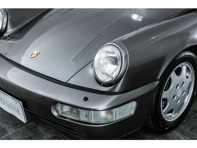 911というクルマの本質に、純粋な形で向き合える。それが964カレラ4の強みです。