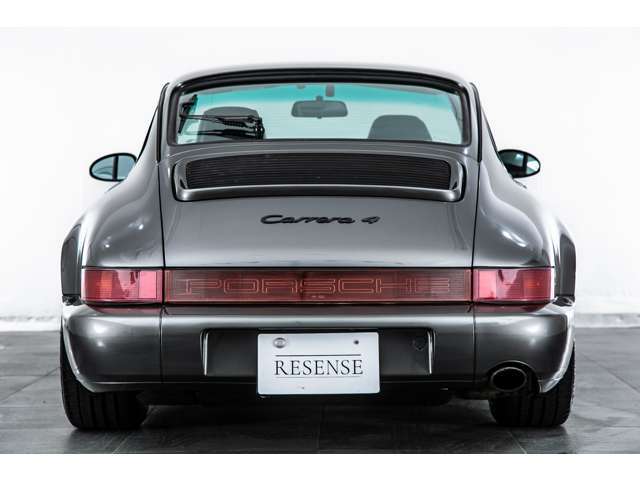 メカニズム優先の時代に生まれた、ドライバーと車が直接つながる感覚を持つ911。