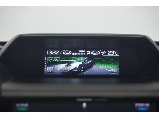 マルチファンクションディスプレイ。ヘッドランプや先進安全機能の作動状況、各種の燃費情報など、車両の様々な情報を6.3インチの大型カラー液晶ディスプレイに表示。