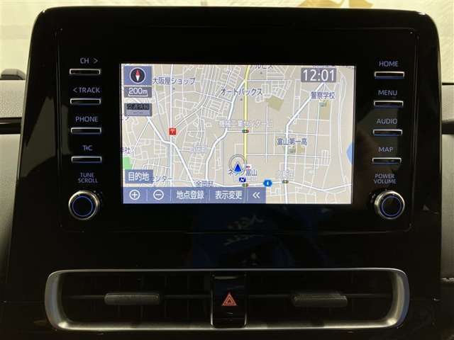 ディスプレイオーディオ装着です。AppleCarPlayやAndroidAutoにてご自分のスマホでマップ系・音楽系のアプリを車内にて楽しめます。USBに入れたお気に入りの曲も流すこと可能です！