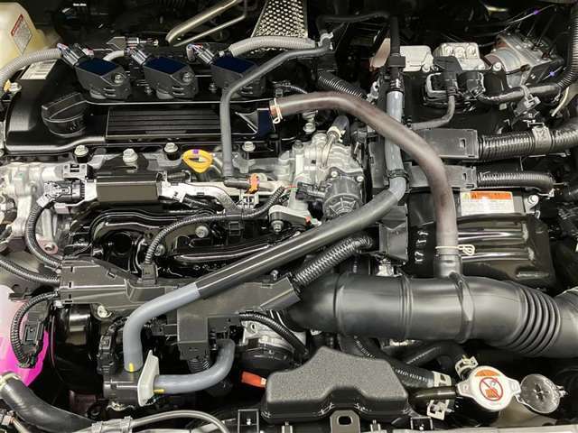 低燃費で環境にもやさしいハイブリッド車です。トヨタ専用診断機器でハイブリッドシステムを綿密に点検してあります！