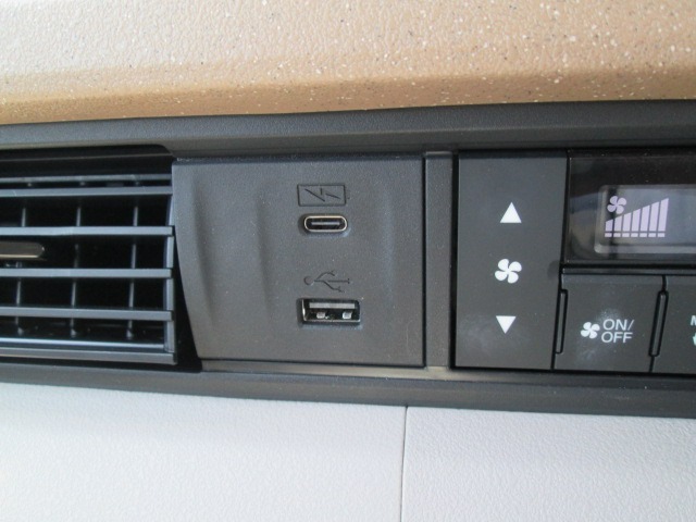 USB充電端子です。