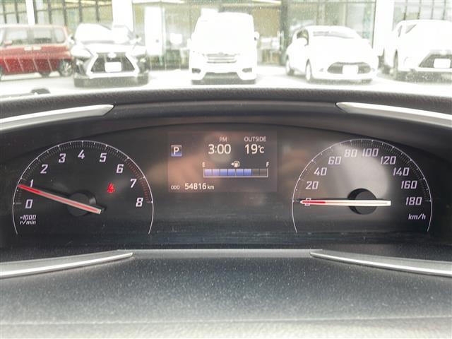 ご成約頂いたお車は全車保証付で納車後も安心！有料オプションで長期保証をお選びいただくことも可能です。