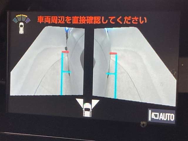 幅も大きいクルマなので、すれ違いも心配ですよね。バックカメラだけでなく、サイドカメラも装備しています。裏道のすれ違いの時なども、活躍してくれます。