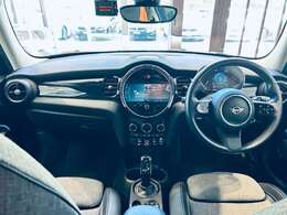 【インパネ全体】『インパネ全体』の画像になります。写真の内容に関してご不明点、ご質問等がございましたらお気軽にガリバー店舗までお問い合わせください。