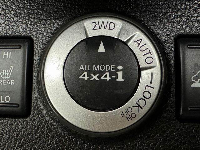 【ALL　MODE　4×4】走行中に2WD・4WDの切り替えができ、急な路面変化にも即座に対応できます。