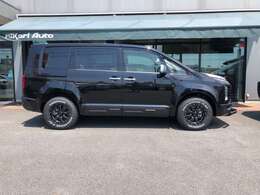 輝オートの営業時間はAM 9：30～PM 19：00です。少人数運営の為、車検・納車作業等で不在にしていることもございます。恐れ入りますが、ご来店前には一度お電話頂きますと幸いです。デリカの事なら輝オートまで！