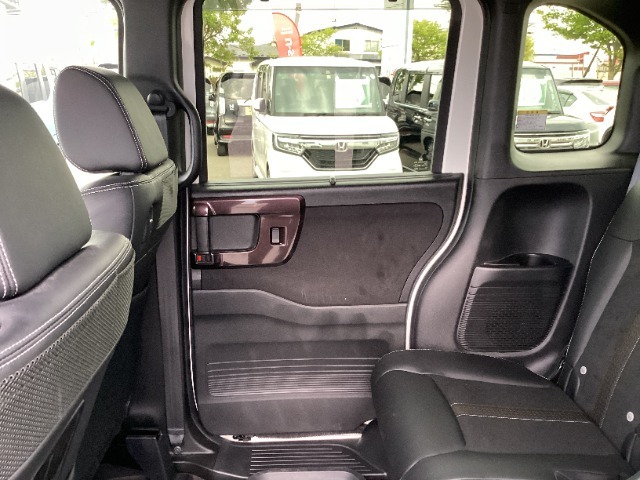 運転手側リアドア☆