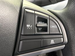 【アダプティブクルーズコントロール】高速道路での長距離走行が楽に！！自動で速度を保つクルーズコントロールが、衝突軽減システムと連携し、前方の車両を感知して車間を保つように速度調節してくれます！！