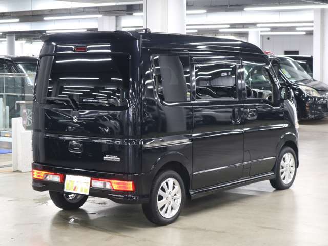 自社陸運局指定工場完備！国家資格車検検査員資格を持った整備士による整備。走行に関係のない所も不具合箇所があれば修理してお渡しいたします。