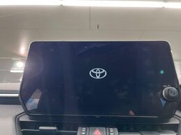 【10.5インチ　ディスプレイオーディオ】大画面のディスプレイはAppleCarPlayやAndroidAutoが利用可能。大きな画面でスマホナビアプリ等が利用いただけます♪