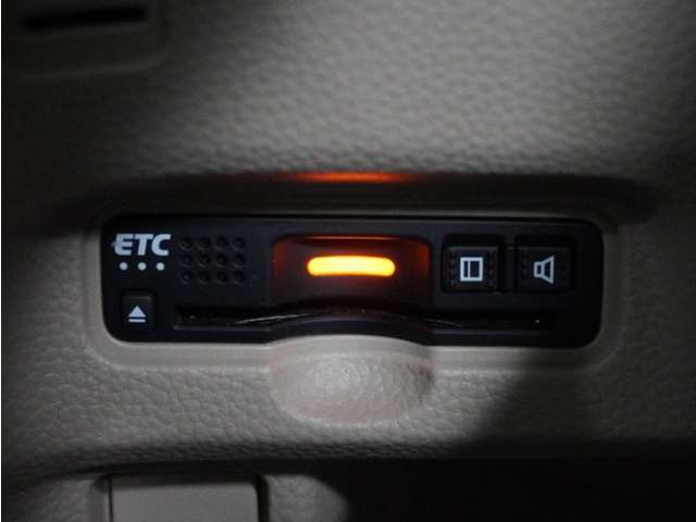 【ETC】今や高速道路の必需品のETCです。通行料金の割引やスマートICの通過に欠かせません。