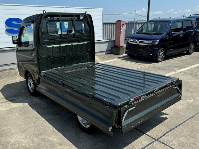低い荷台床面で、　重い荷物の積み降ろしもラクラク♪