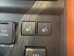 【シートヒーター】寒い冬にはあったら快適な装備です。山形の冬でも快適にお過ごしいただけます。特に女性の方に喜んでもらえることが多いです。