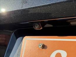 【バックカメラ】新車時に既についていますのでナビを取り付けいただければモニターに映し出すことも可能です。どこまで下がっていいか見るのにとても最適です。