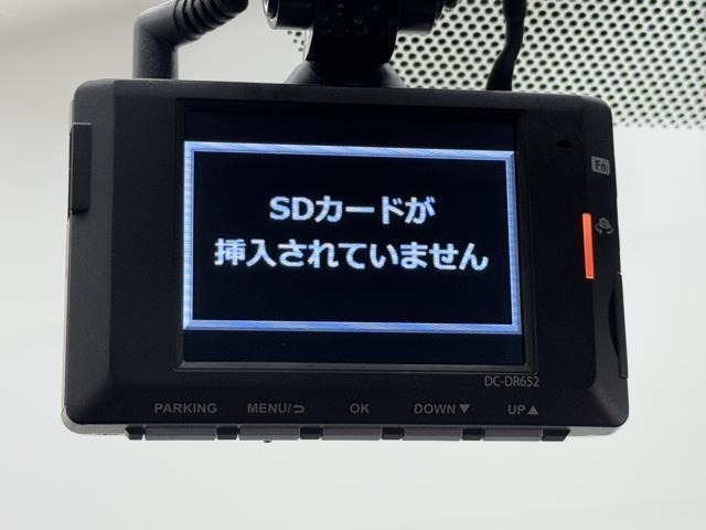 ドライブレコーダー装備してますよ。　思いでの記録や万が一の時の記録にも便利ですね。