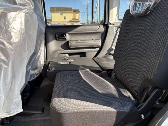 ☆パッカーズ保証☆　新車登録から5年、もしくは10万キロまで、当社の方で保証させて頂きます。中古車の場合は3ヶ月、3000キロでございます。