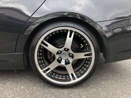 19インチアルミホイールも決まってます！