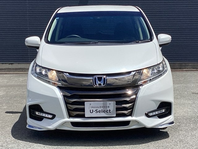 LEDヘッドライトは、本当に明るくて安全です。暗い夜道からお客様を守ってくれます。運転しやすいですし、自慢にもなるかも？黄色いハロゲンライトと見比べてください。