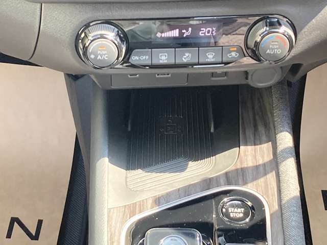 置くだけ充電があります！