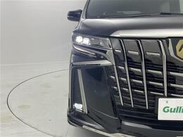 【ライト・ランプ】ワレもなく綺麗な状態なので、悪天候や夜間の走行も視界良好で安心してお乗りいただけます。ヘッドライト・ホイール・フロントガラスなど色々な部分コーティングをご用意しております！