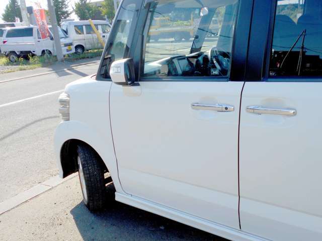 当店では常時無料代車20台ご用意しております。お急ぎのお客様もお任せ下さい。ご契約時、車検時、修理時、事故等でお困りのお客様、即日無料代車ご用意致します。