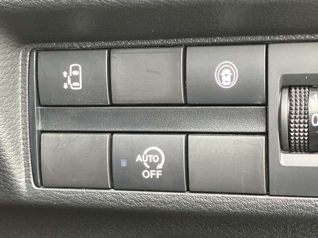 助手席側スライドドアはオート機能付き。運転席からも開閉可能です。