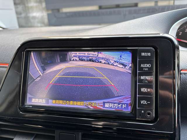 メーカーオプションのバックカメラ付き！（後方の見えにくい場所への駐車時にとっても便利です！車を大事にされる方には、必須アイテムです！）