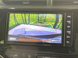 【バックカメラ】駐車時に後方がリアルタイム映像で確認できます。大型商業施設や立体駐車場での駐車時や、夜間のバック時に大活躍！運転スキルに関わらず、今や必須となった装備のひとつです！