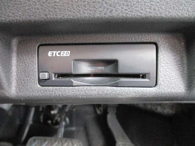 ETC2.0装備♪従来の高速利用料金の収受だけではなく、渋滞回避や安全運転支援といったドライバーに有益な情報を提供してくれます♪セットアップした状態でご納車いたしますので、面倒な手続きは一切ございません！