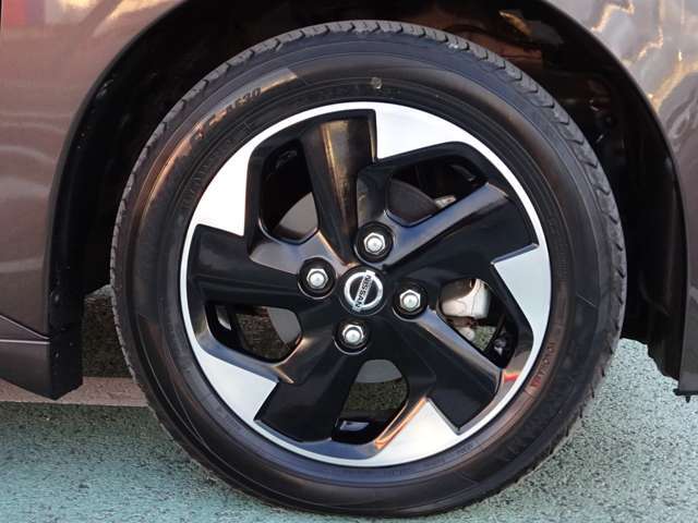 【タイヤ】　【純正14インチアルミホイール】《155/65R14》専用のアルミなのでお車のイメージぴったりですね！