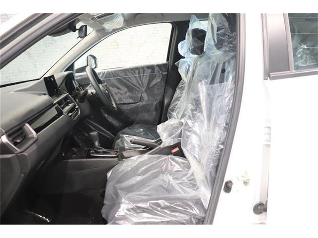 体格に合わせてシートの位置をきめ細かく調節できるので、いつでも最適な運転姿勢をキープ。操作も軽く、ラクラクです