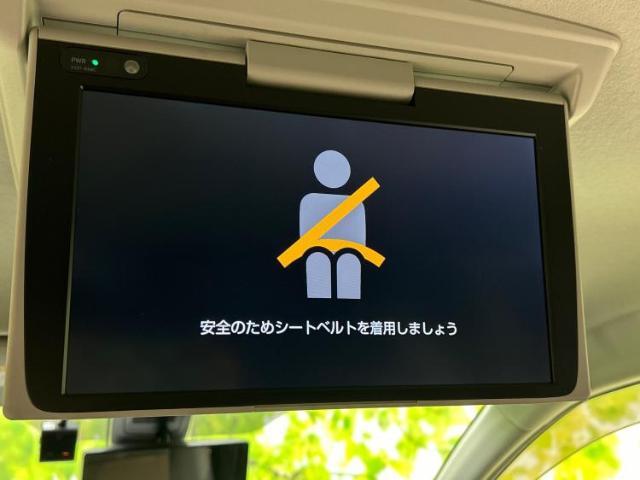 WECARSの展示場では実際に見て、触ってお車をお選びいただけます！知識の豊富な営業スタッフが様々なカーライフをご提案いたします！