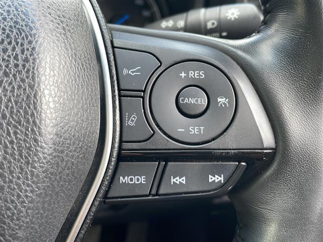 【アダプティブクルーズコントロール】アクセルを離しても一定の速度で走行し、先行車の速度を検知し、追従走行してくれるため負担軽減で快適です♪