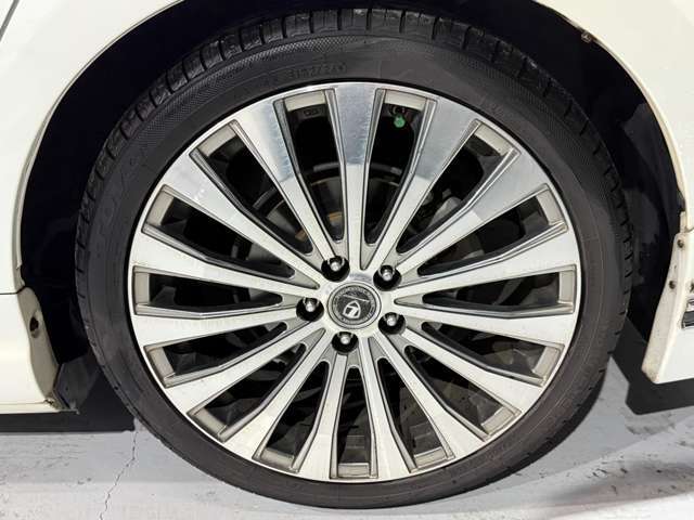 レアマイスター18インチアルミホイール装着！