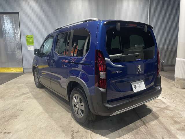 ボディカラーはカタログカラーのディープ・ブルー！！