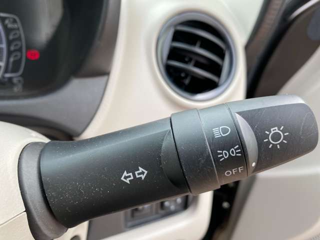 中古車は1台ずつコンディションが違います。当社では中古車の総合評価や内外装の状態などをひと目で分かるように、カーセンサー認定を受けております。詳細のない車両でもお気軽にお問い合わせください。