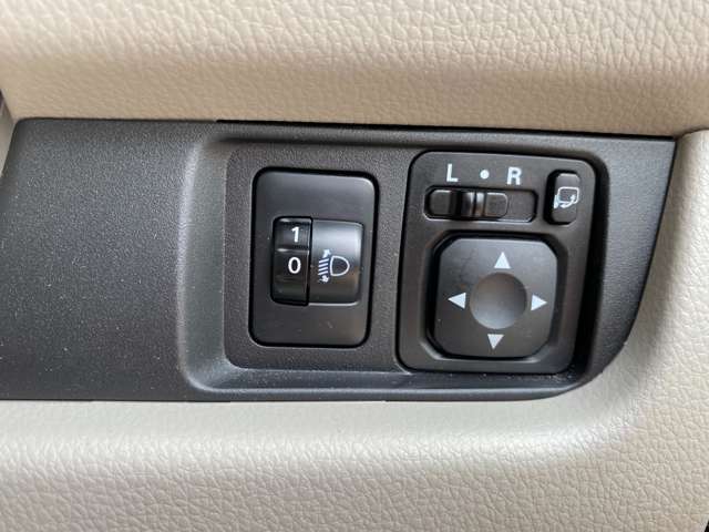 中古車は1台ずつコンディションが違います。当社では中古車の総合評価や内外装の状態などをひと目で分かるように、カーセンサー認定を受けております。詳細のない車両でもお気軽にお問い合わせください。