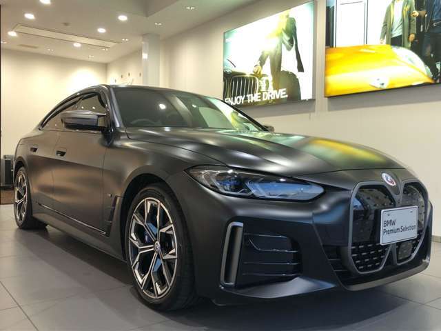 【BMWの伝統-2】時代を超える美しさ。磨き抜かれたエアロダイナミクスが瞳を奪う。一目で伝わるスポーティーなプロポーションは、BMWの走行性能を生み出すのに欠かせない要因の一つです。